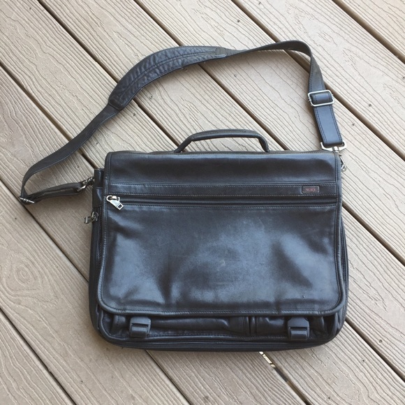 tumi laptop messenger bag